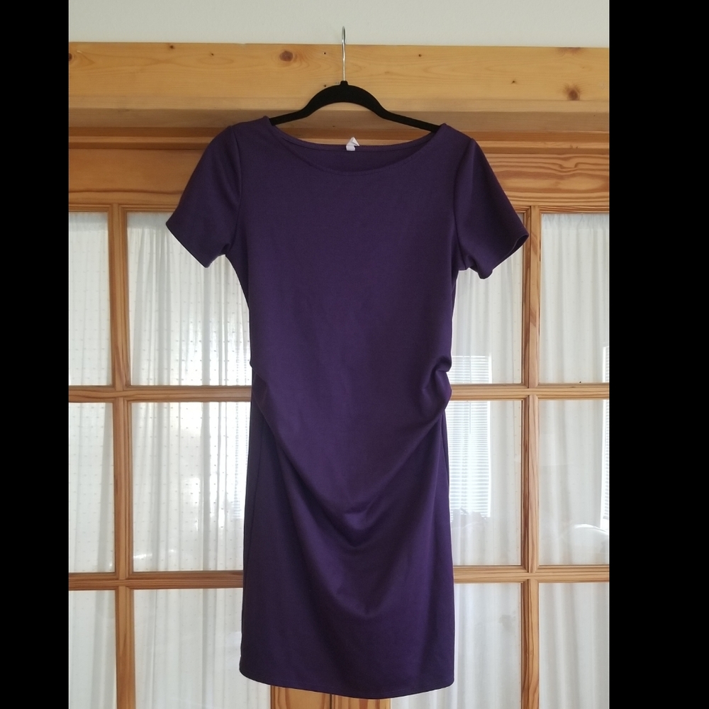 Fitted maternity dress